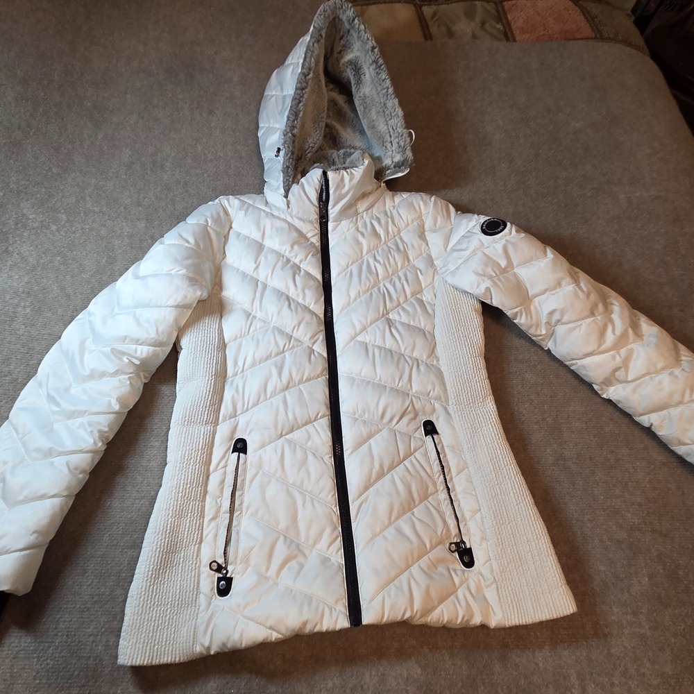 Nautica Womens White Puffer Jacket Water Resistant Faux Fur Hood Chevron Small